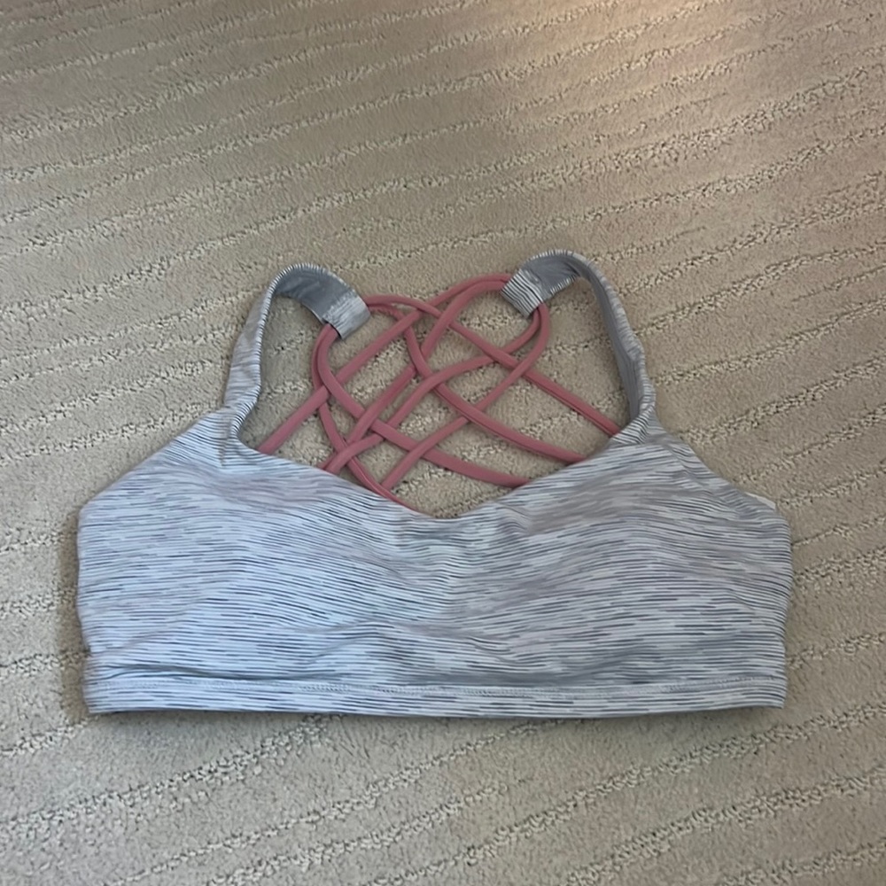 Lululemon sports bra